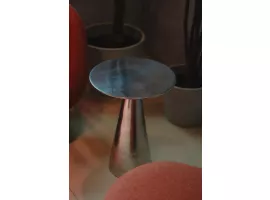 bijzettafel metaal huren